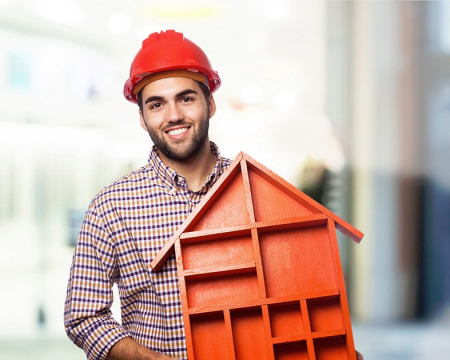 gallery/man met huis